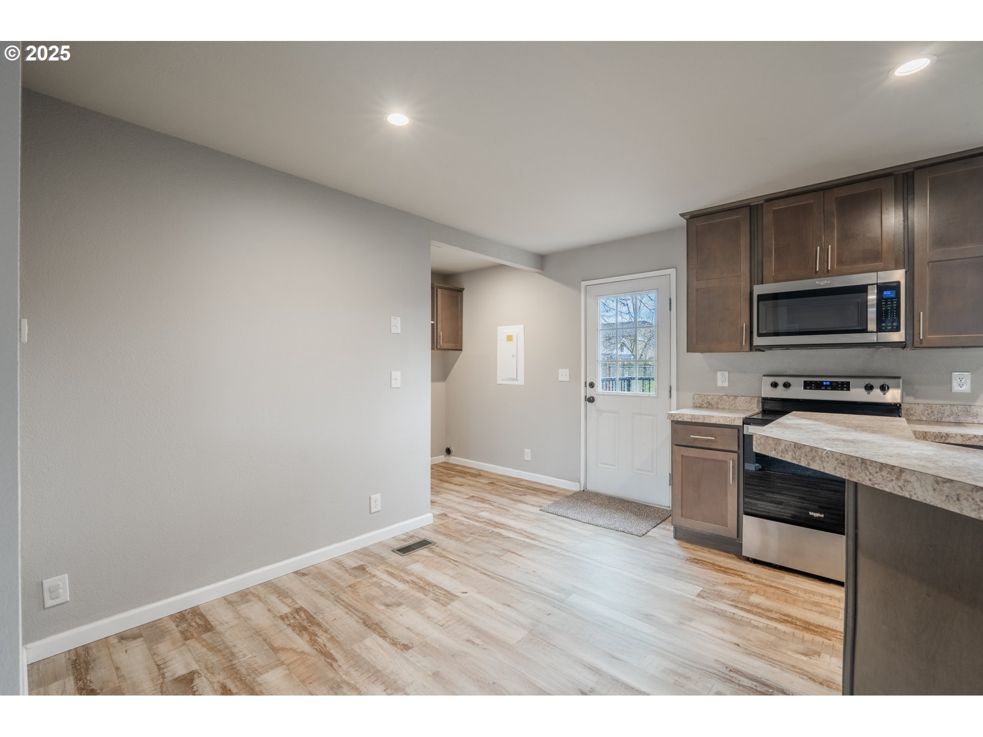 2560 Brown Road Northeast Salem, OR 97305 - Photo 10 of 30