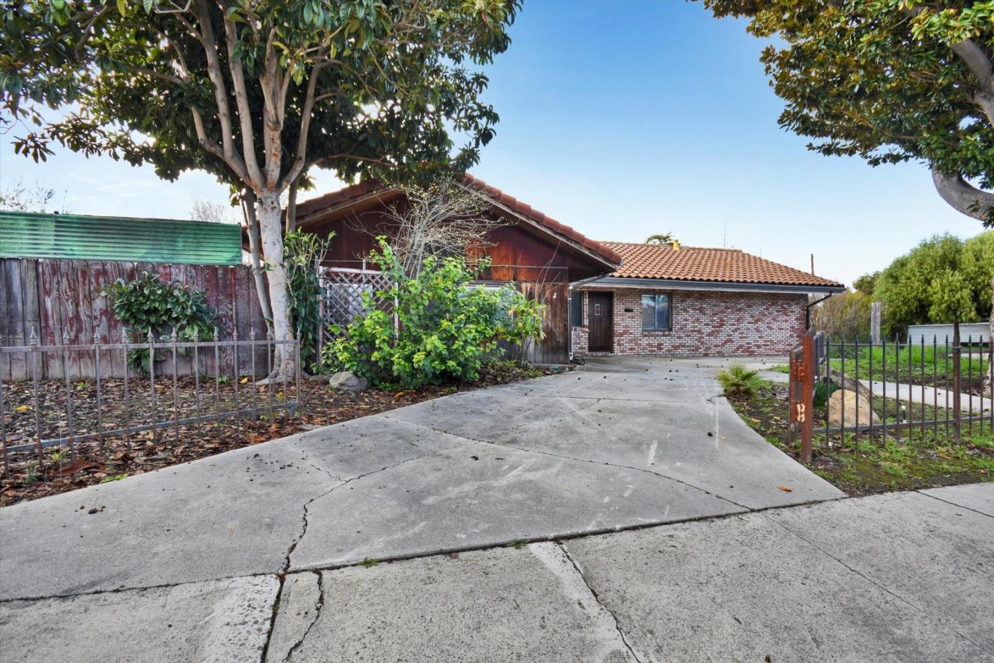 290 North Rengstorff Avenue Mountain View, CA 94043 - Photo 2 of 21