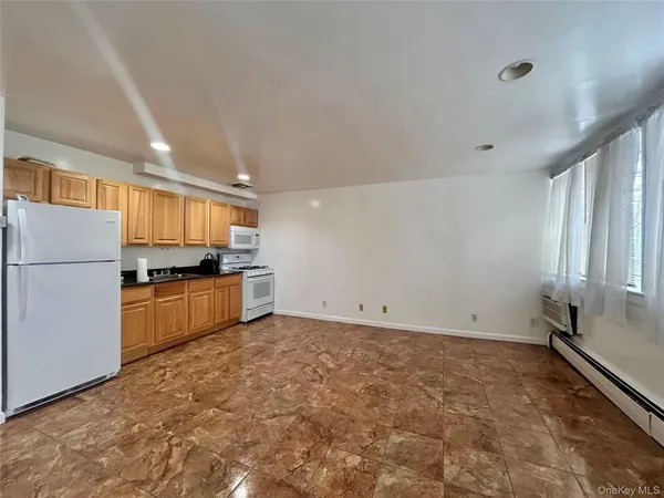 $1,850 | 9 Wyndover Woods Lane, Unit 23, White Plains, NY 10603