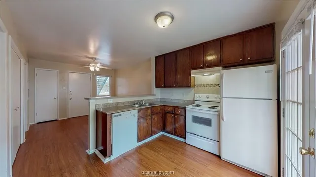 $950 | 317 Manuel Drive, Unit B, College Station, TX 77840