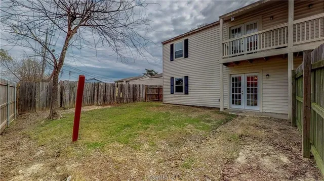 $950 | 317 Manuel Drive, Unit B, College Station, TX 77840