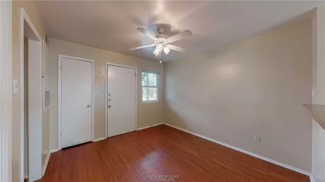 $950 | 317 Manuel Drive, Unit B, College Station, TX 77840