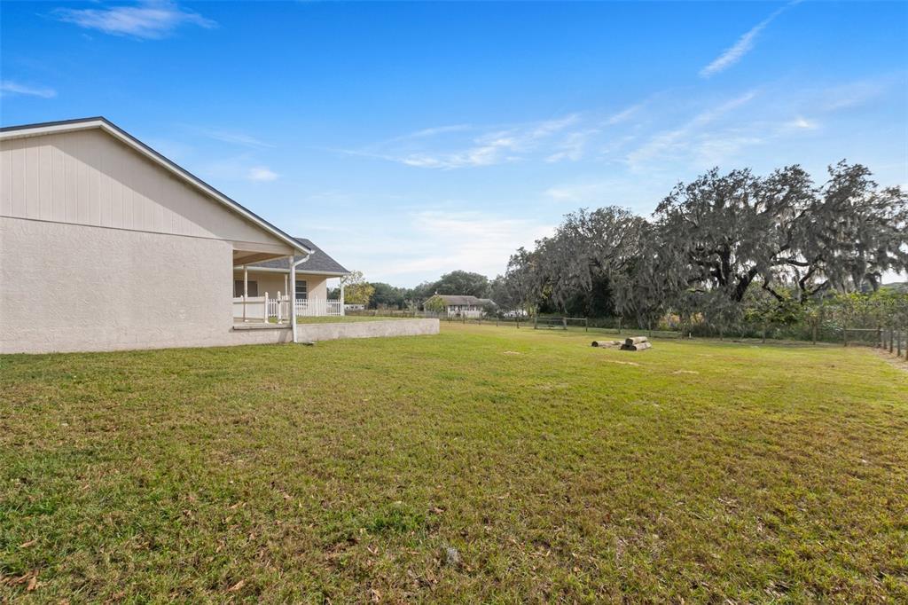 37436 Phelps Road Zephyrhills, FL 33541 - Photo 16 of 48 Gallery Image 16