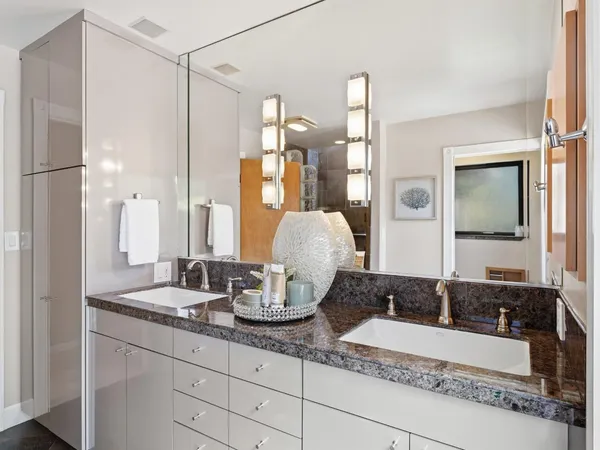 $4,680,000 | 5666 Arboretum Drive, Los Altos, CA 94024