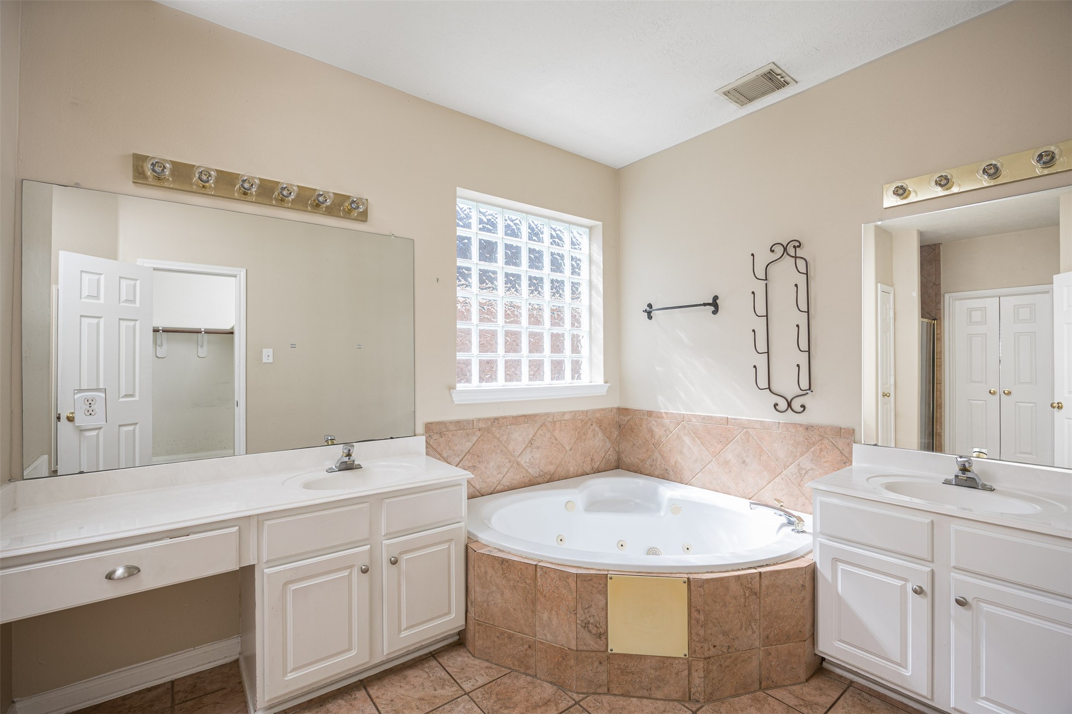 2802 Mossy Log Court Houston, TX 77084 - Photo 13 of 20 His and her sinks in primary bedroom
