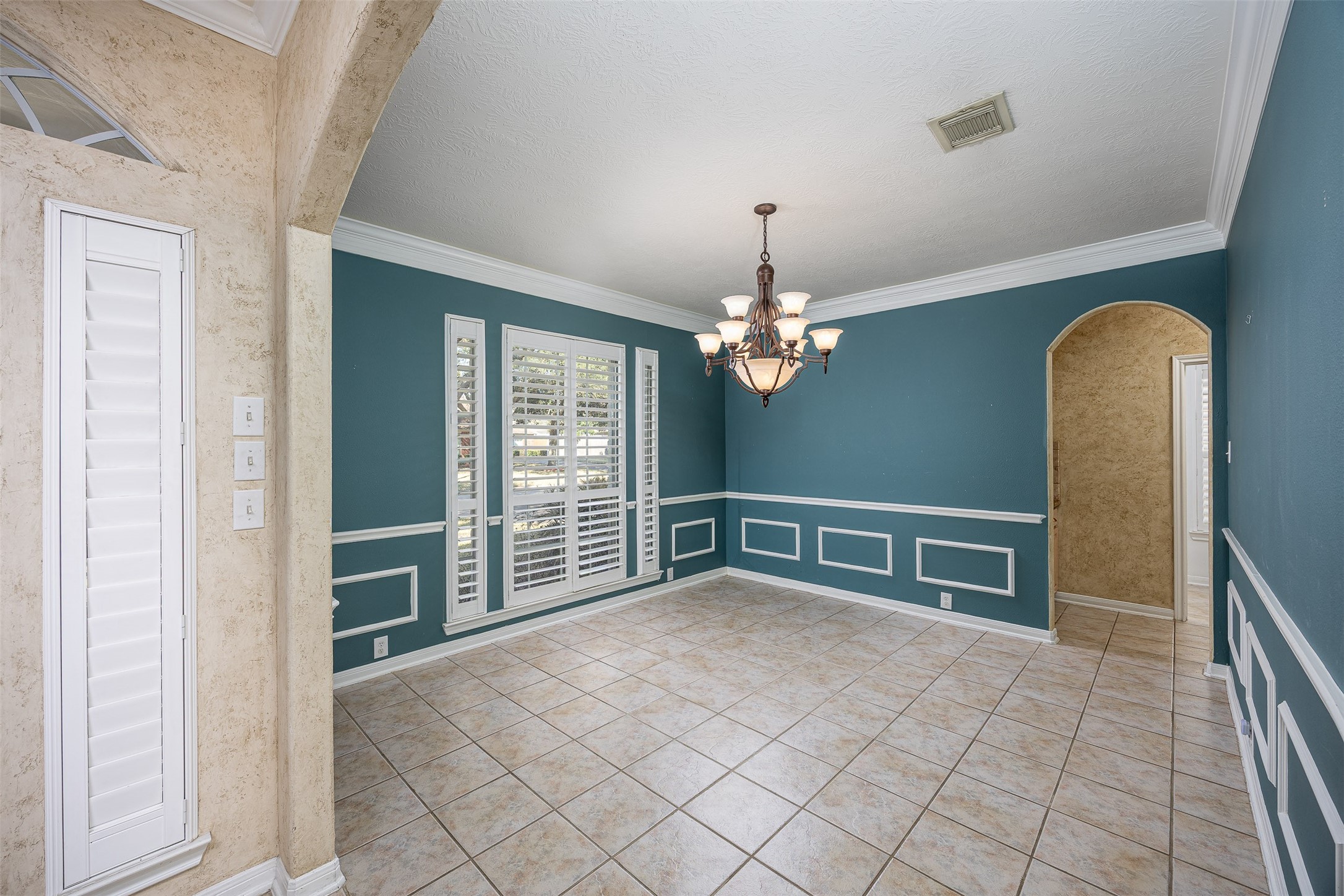 2802 Mossy Log Court Houston, TX 77084 - Photo 6 of 20 Formal Dining