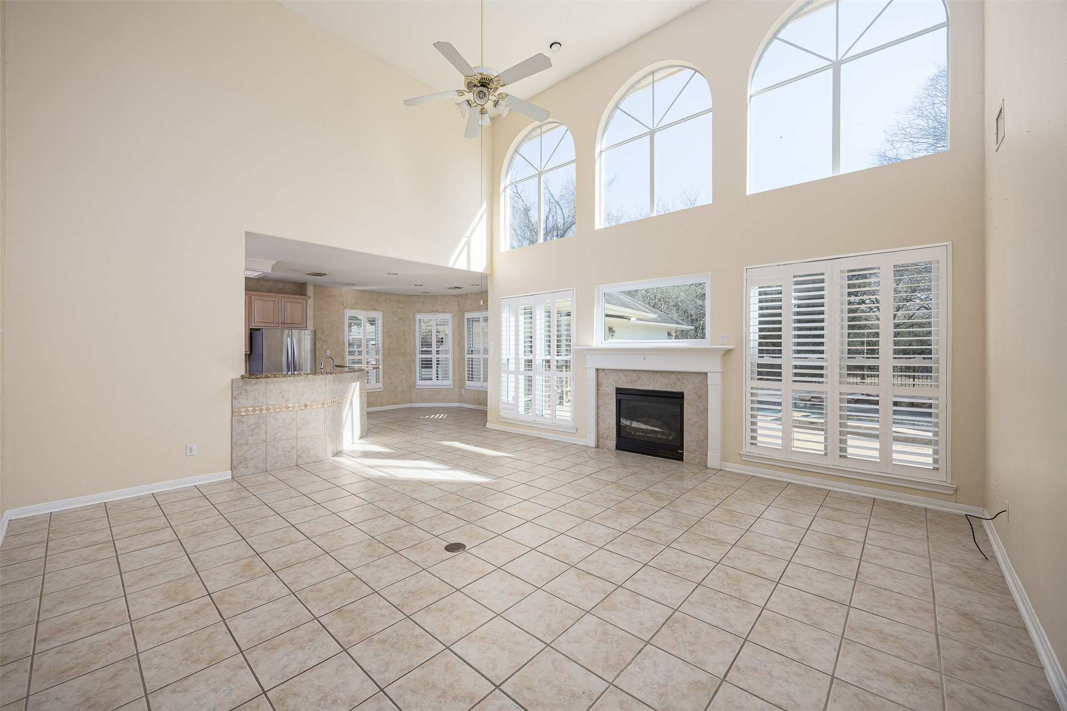 2802 Mossy Log Court Houston, TX 77084 - Photo 8 of 20 Family room