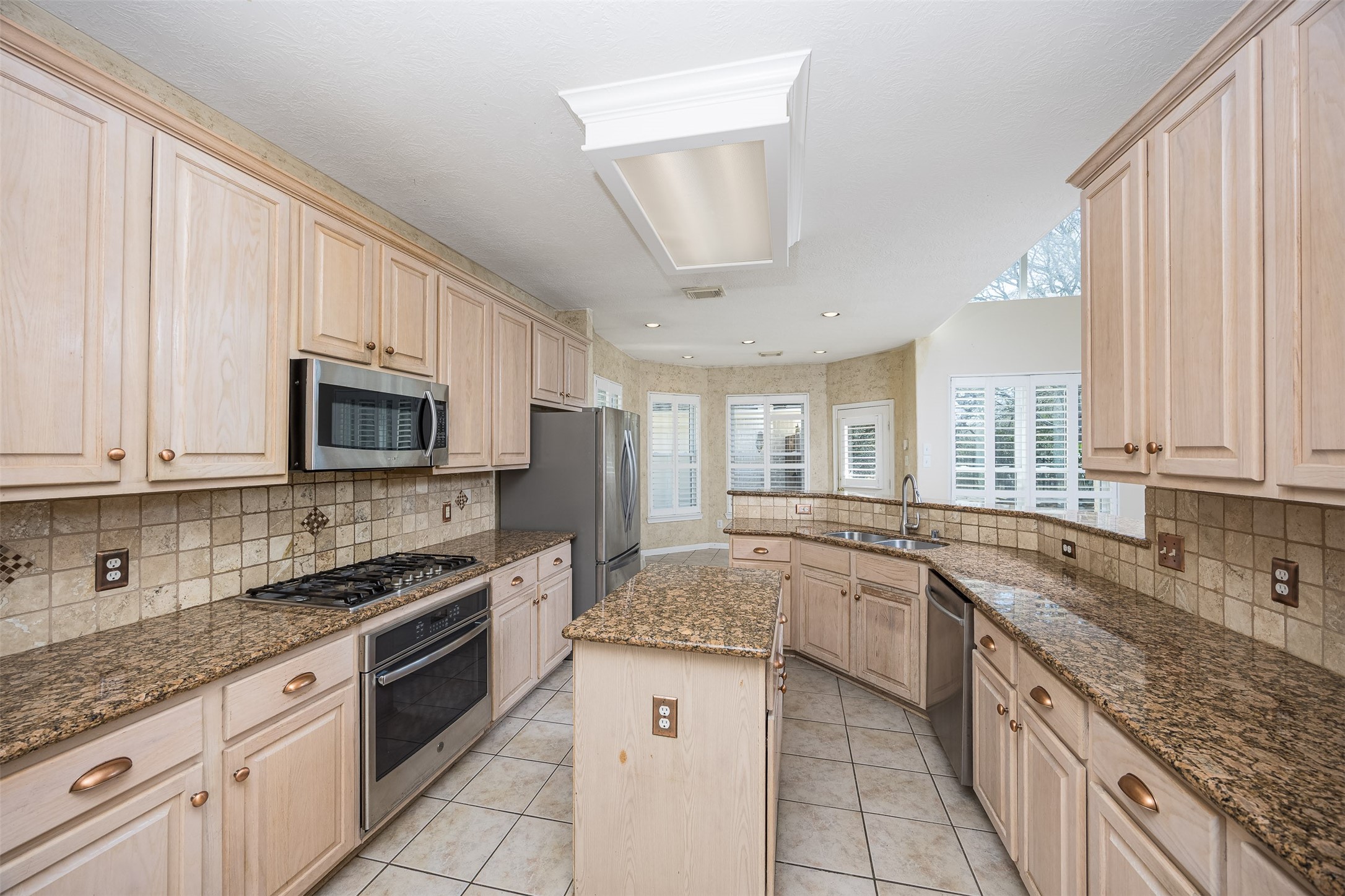2802 Mossy Log Court Houston, TX 77084 - Photo 10 of 20 Kitchen