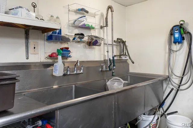 $380,000 | 9646 Us Route 20, Bridgewater, NY 13313