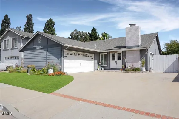 $869,900 | 472 Madreselva Court, Camarillo, CA 93012