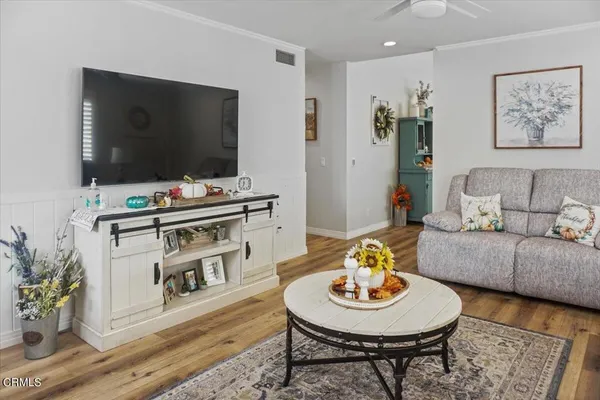$869,900 | 472 Madreselva Court, Camarillo, CA 93012