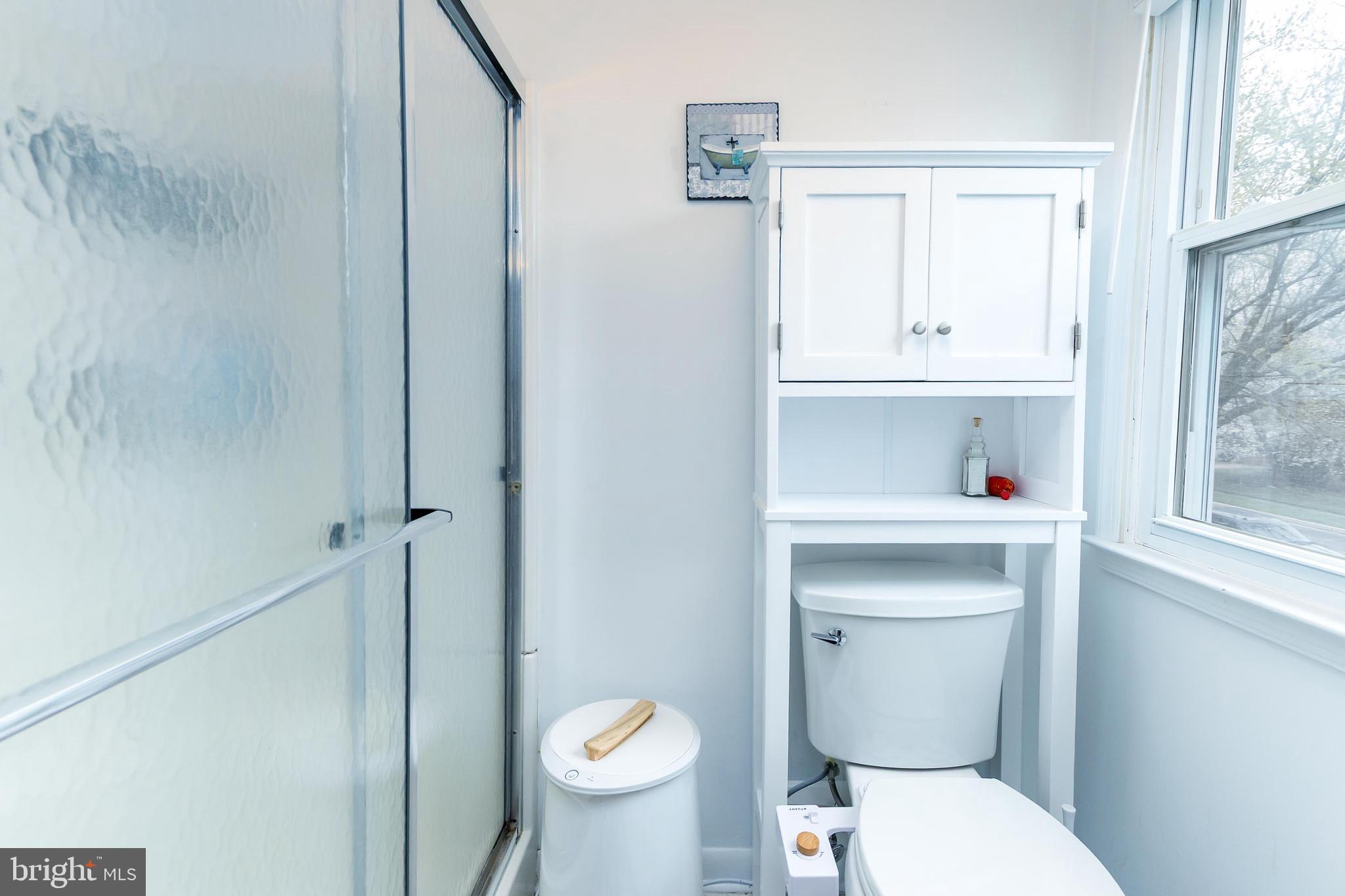 2401 Eastridge Road Lutherville-Timonium, MD 21093 - Photo 25 of 36 Primary Bath