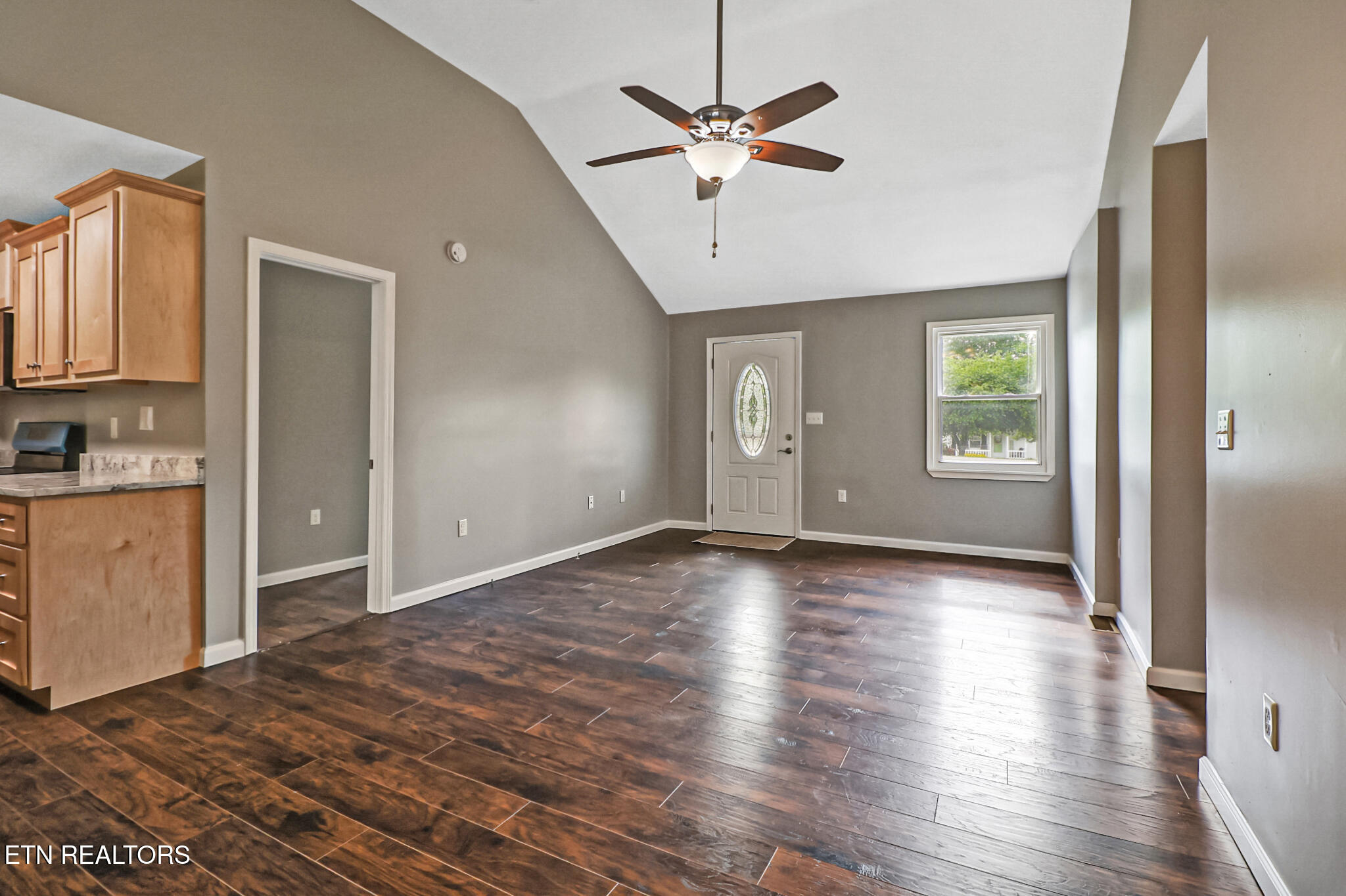 32 Rhododendron Circle Crossville, TN 38555 - Photo 6 of 36 n44a5887-n44a5891
