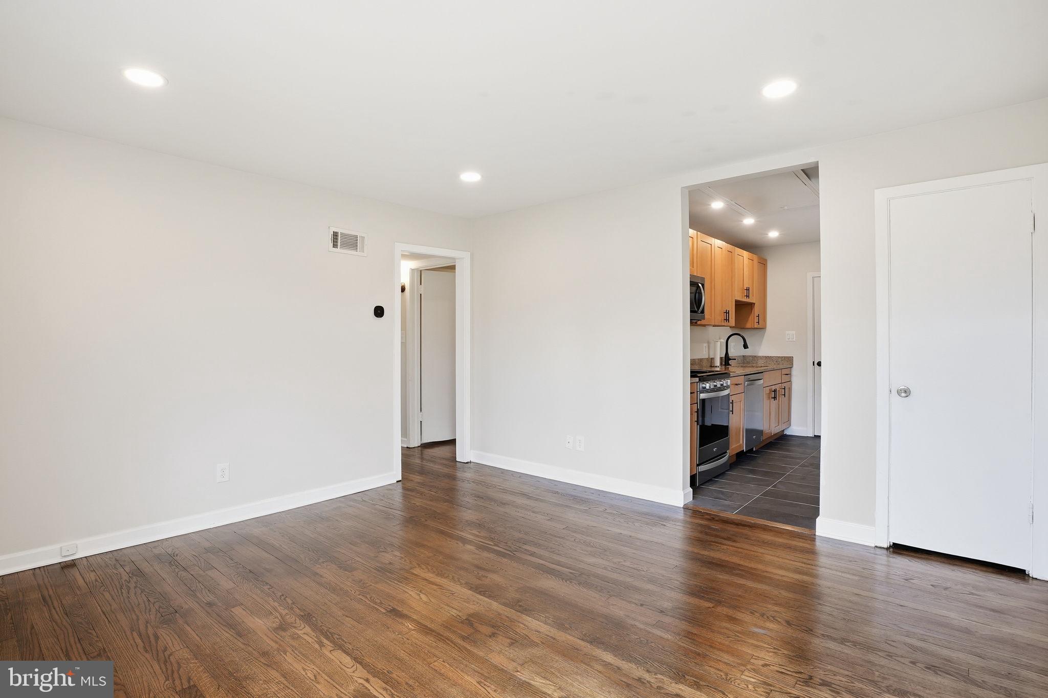 1306 Abbott Road Rockville, MD 20851 - Photo 6 of 28