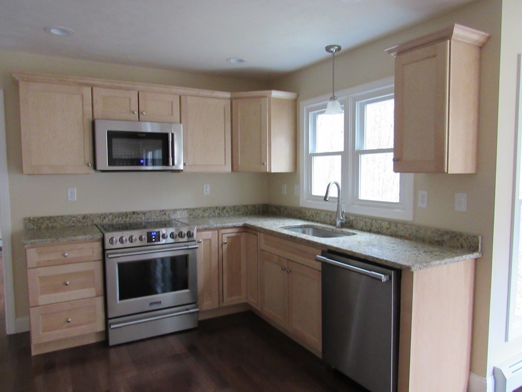 151 Moon Hill Road Northbridge, MA 01534 - Photo 5 of 29 Gallery Image 5