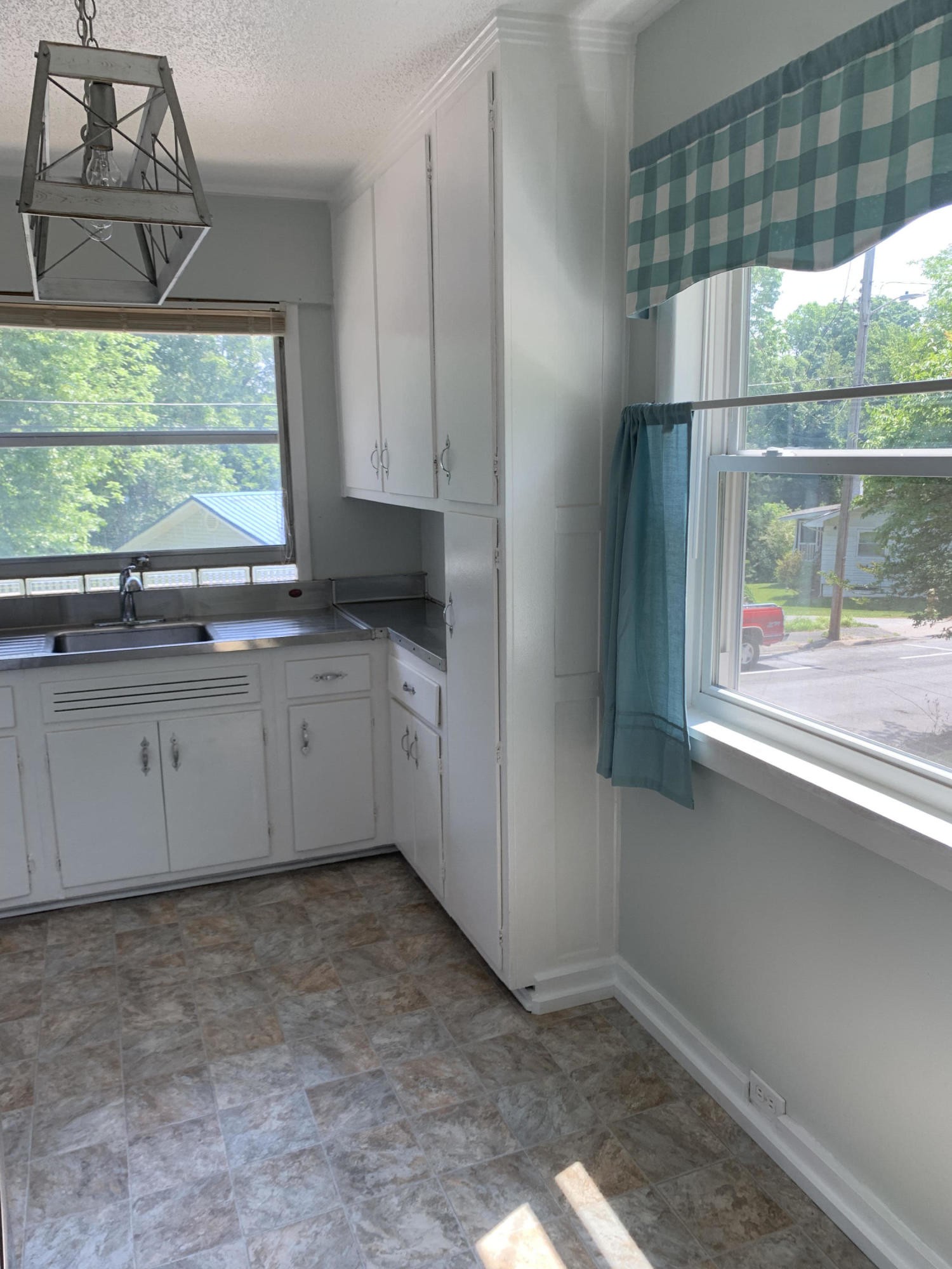 108 Gorgas Lane Oak Ridge, TN 37830 - Photo 3 of 23 Gallery Image 3