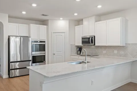$363,900 | 1926 Dragonfly Loop, Bastrop, TX 78602