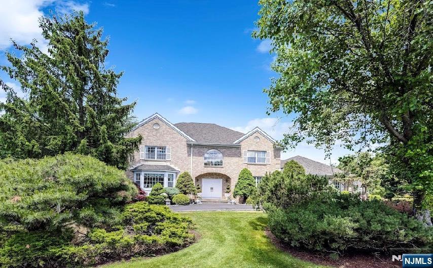 163 Rutherford Road Mahwah, NJ 07430 - Photo 2 of 47 Gallery Image 2