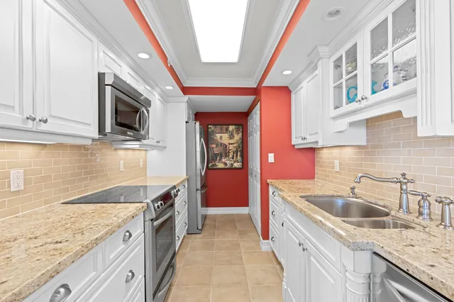 $1,150,000 | 3000 North Ocean Drive, Unit 15C, Singer Island, FL 33404