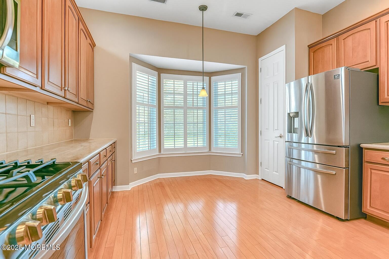 23 Muirfield Road Jackson, NJ 08527 - Photo 4 of 56 KITCHEN STAINLESS APPLIANCES