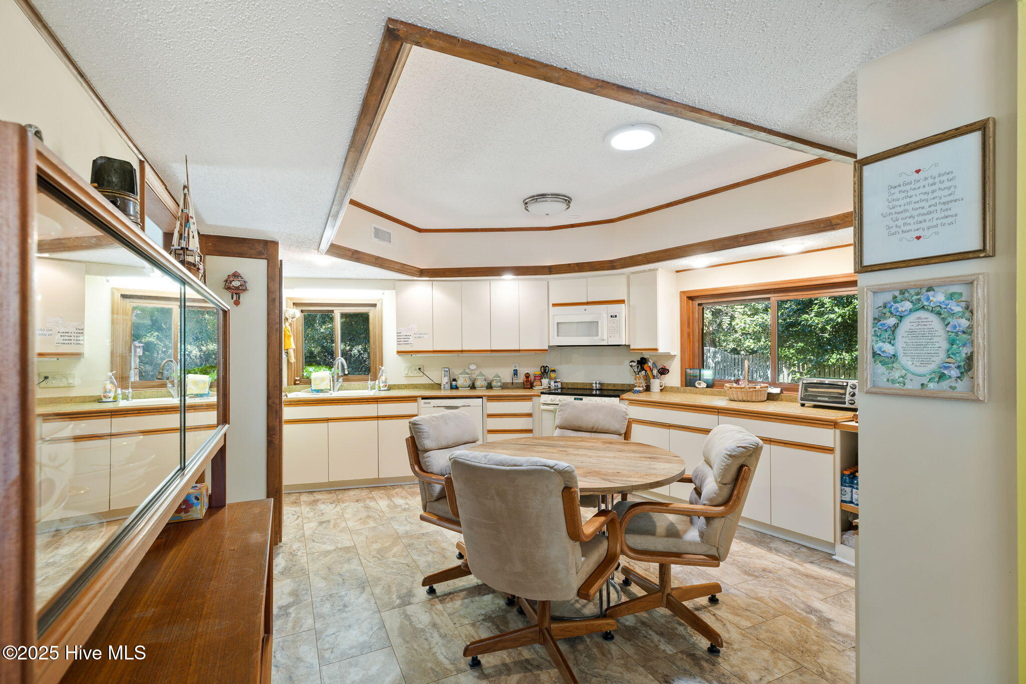 1984 Kings Landing Road Hampstead, NC 28443 - Photo 17 of 71 kitchen