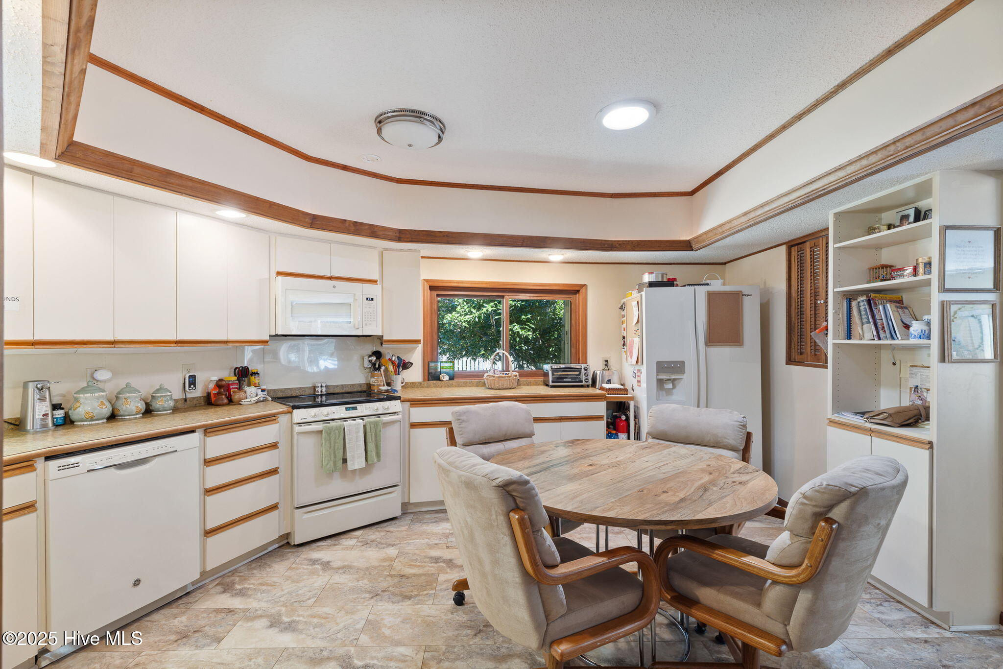 1984 Kings Landing Road Hampstead, NC 28443 - Photo 19 of 71 kitchen