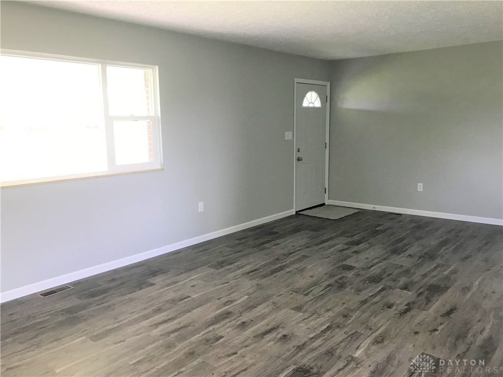 336 Garbry Road Piqua, OH 45356 - Photo 3 of 25 Gallery Image 3