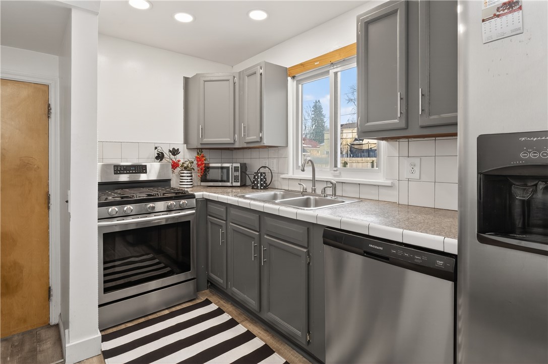 87 Christian Avenue Rochester, NY 14615 - Photo 17 of 37