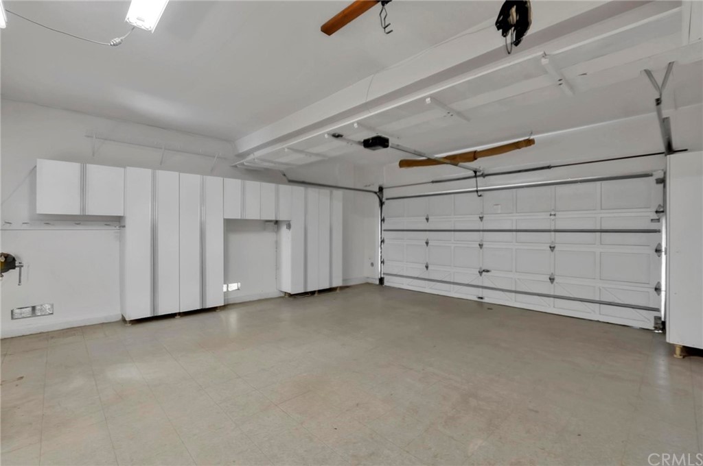 5639 Spinnaker Bay Drive Long Beach, CA 90803 - Photo 24 of 27 a view of a garage room