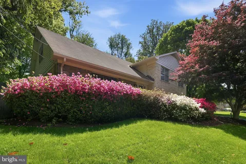 $1,135,000 | 7616 Carteret Road, Bethesda, MD 20817