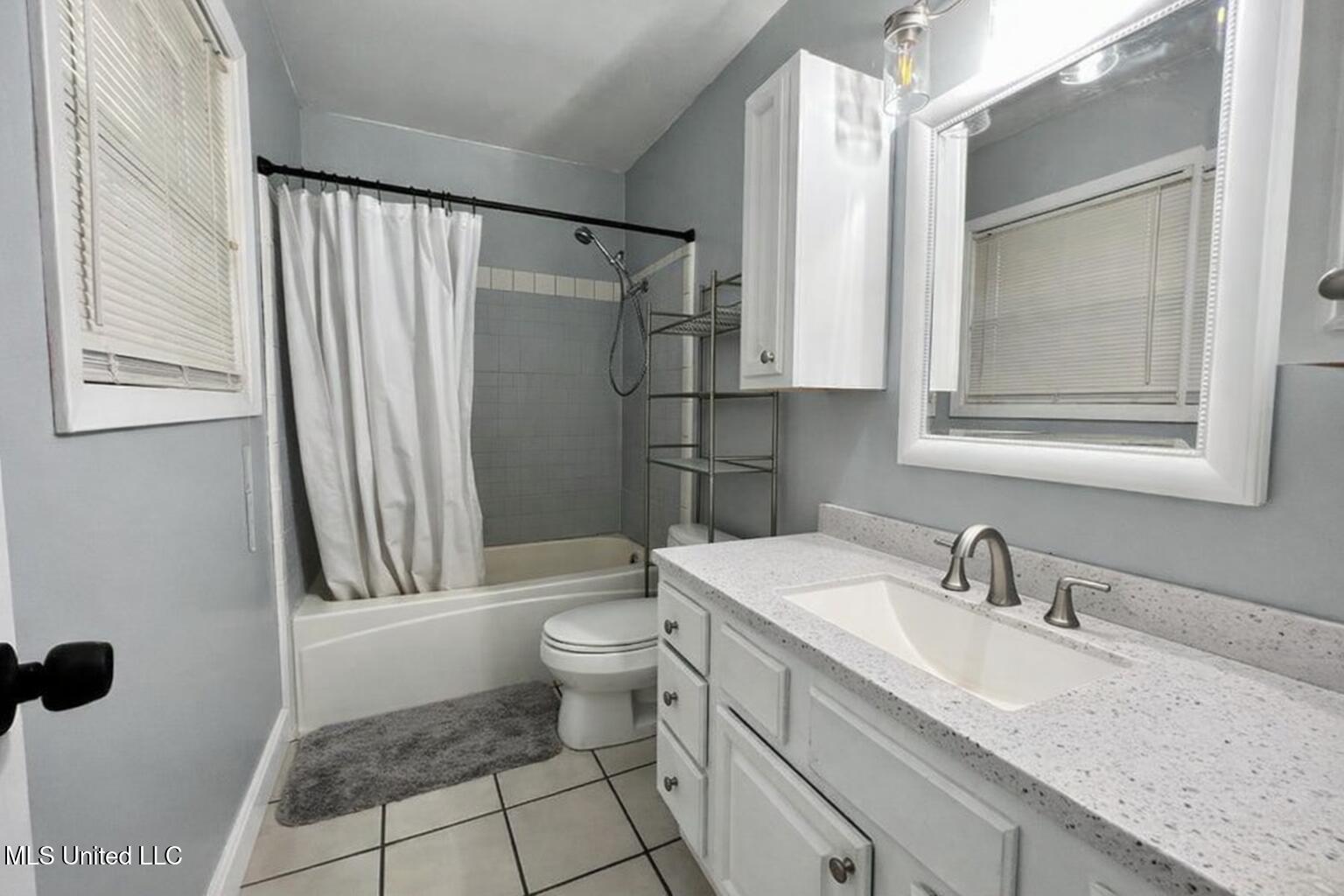 29129 J P Ladner Road Pass Christian, MS 39571 - Photo 21 of 24 masterbath room