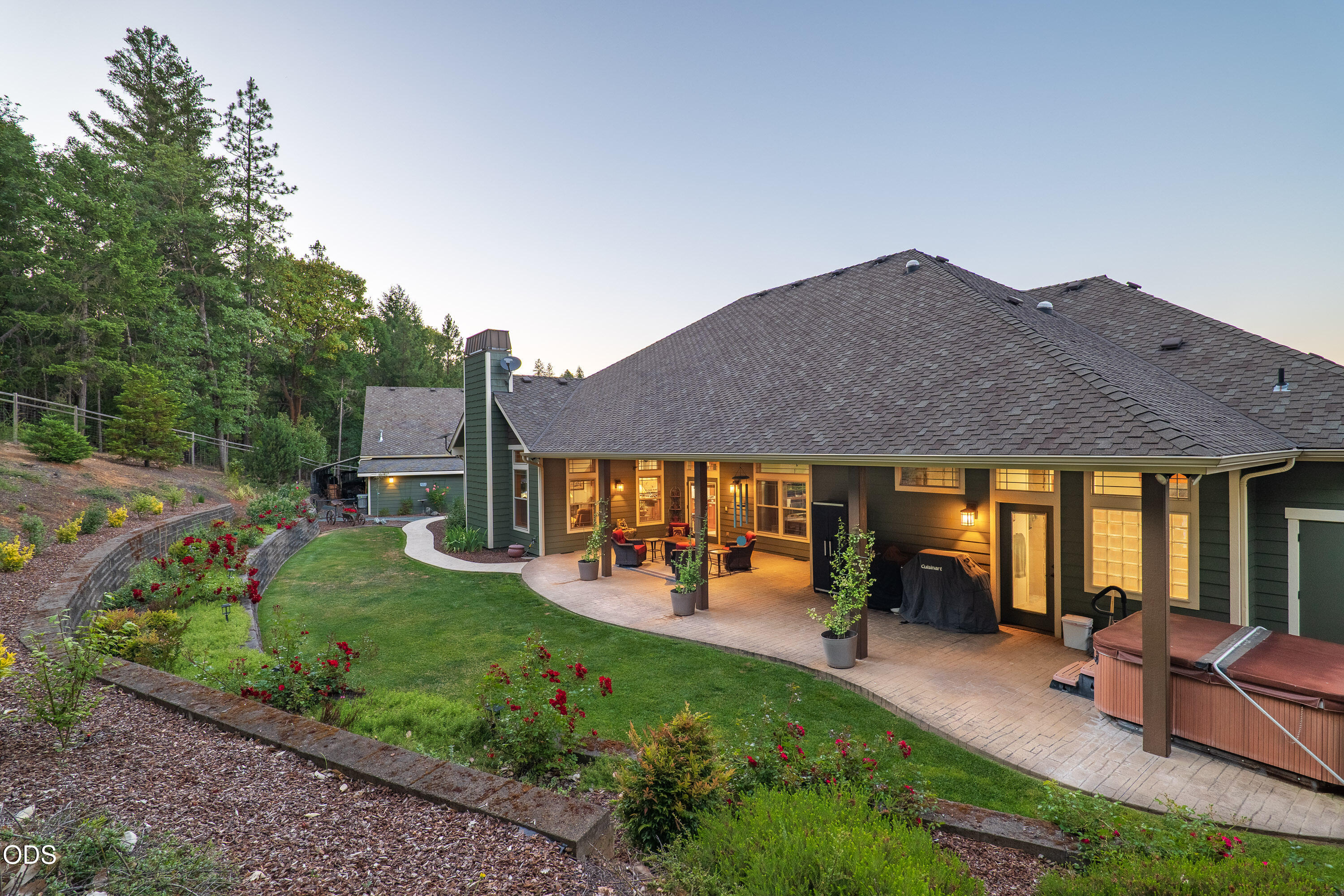1321 Falcon Crest Lane Merlin, OR 97532 - Photo 40 of 57