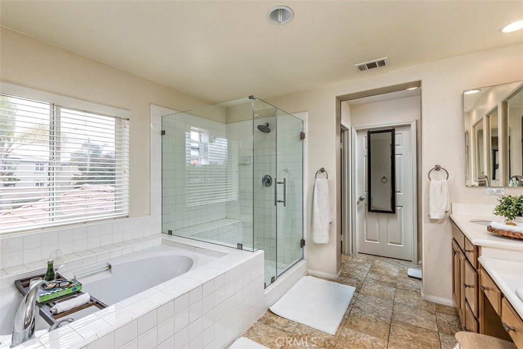 43922 Country Ridge Court Temecula, CA 92592 - Photo 28 of 61 Primary Bath