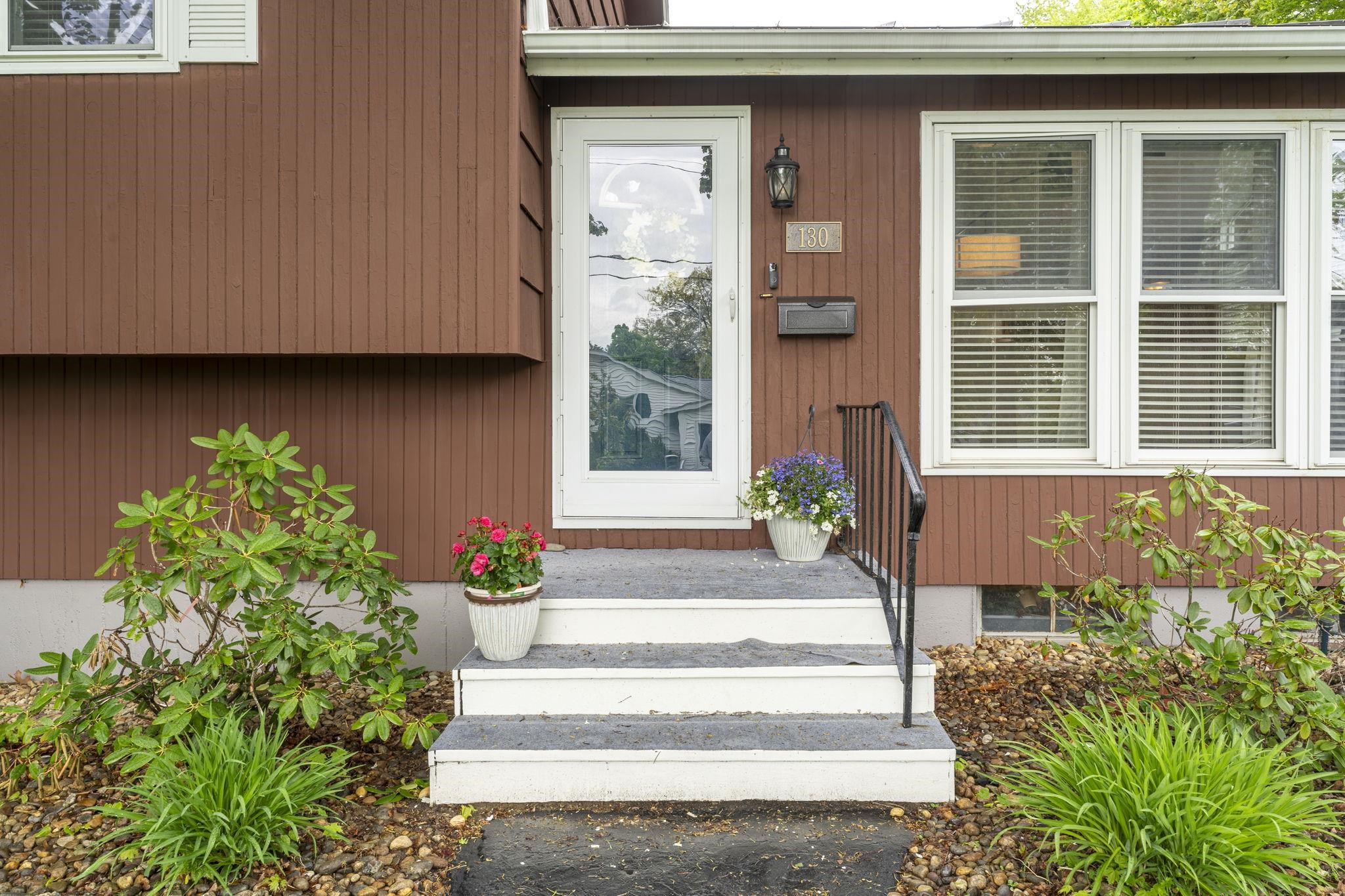 130 Colgate Road Nashua, NH 03064 - Photo 3 of 47