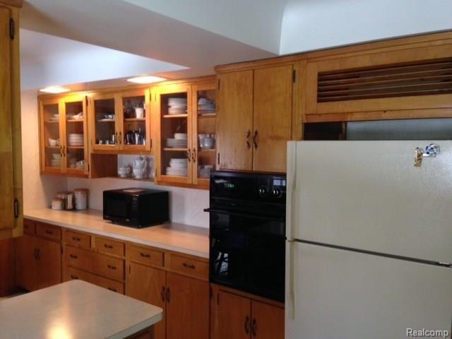 33 Shoreham Road Grosse Pointe, MI 48236 - Photo 6 of 30 Kitchen