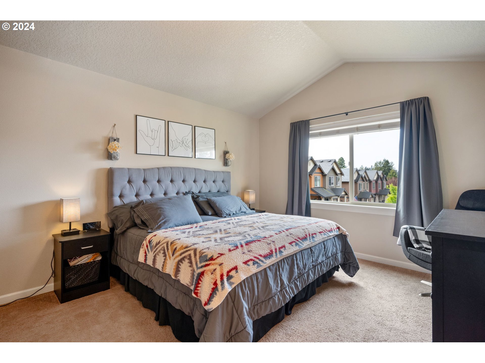 18438 Shadow Ridge Way Oregon City, OR 97045 - Photo 17 of 38 a bedroom with a bed and a window