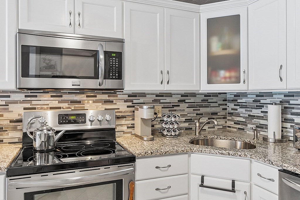 403 Ridgefield Circle, Unit C Clinton, MA 01510 - Photo 3 of 27 Gallery Image 3