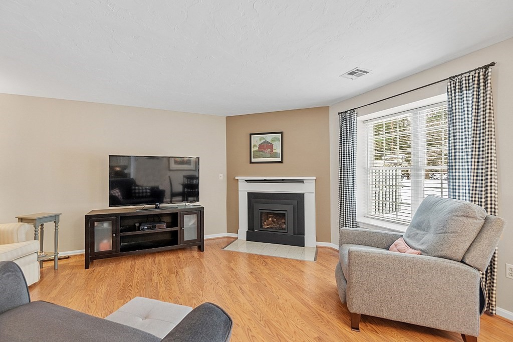 403 Ridgefield Circle, Unit C Clinton, MA 01510 - Photo 9 of 27 Gallery Image 9