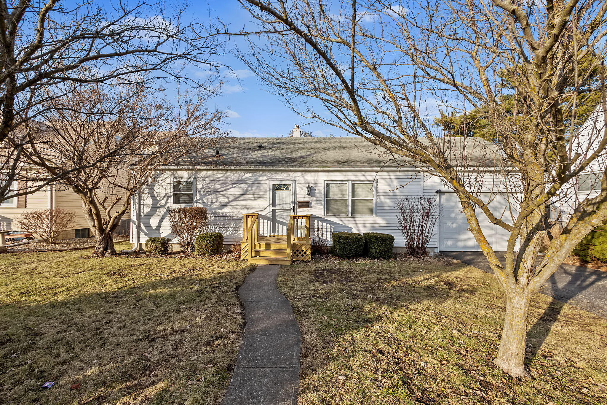 522 West Parks Drive Rensselaer, IN 47978 - Photo 2 of 29 a view of a yard with a house