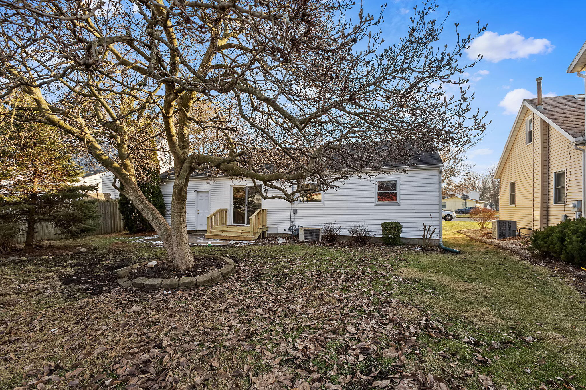 522 West Parks Drive Rensselaer, IN 47978 - Photo 27 of 29 a front view of a house with a yard