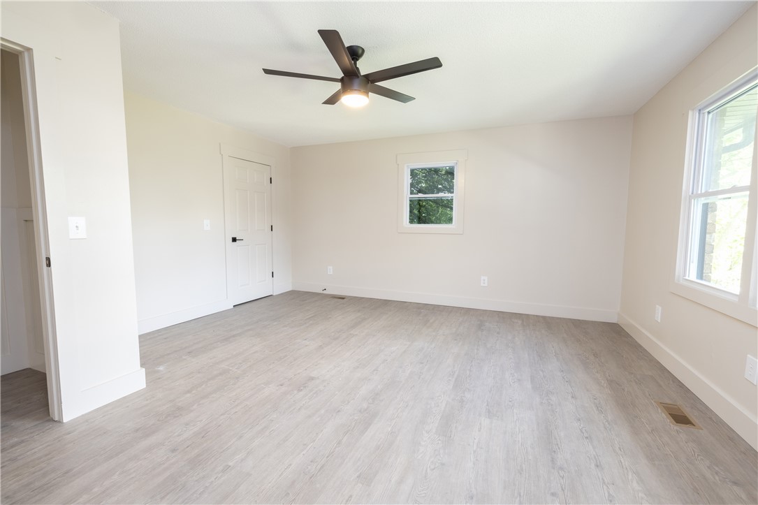 104 Coolview Drive Seneca, SC 29672 - Photo 23 of 50 Main bedroom