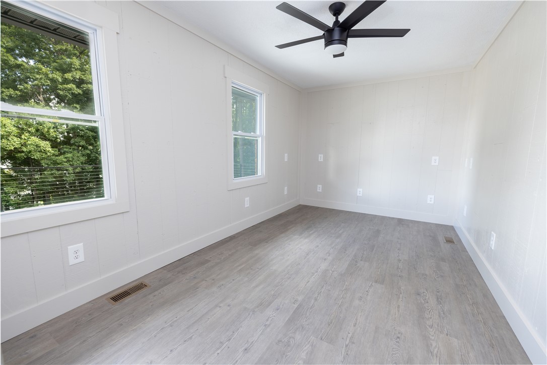 104 Coolview Drive Seneca, SC 29672 - Photo 31 of 50 Back office/ bunk room