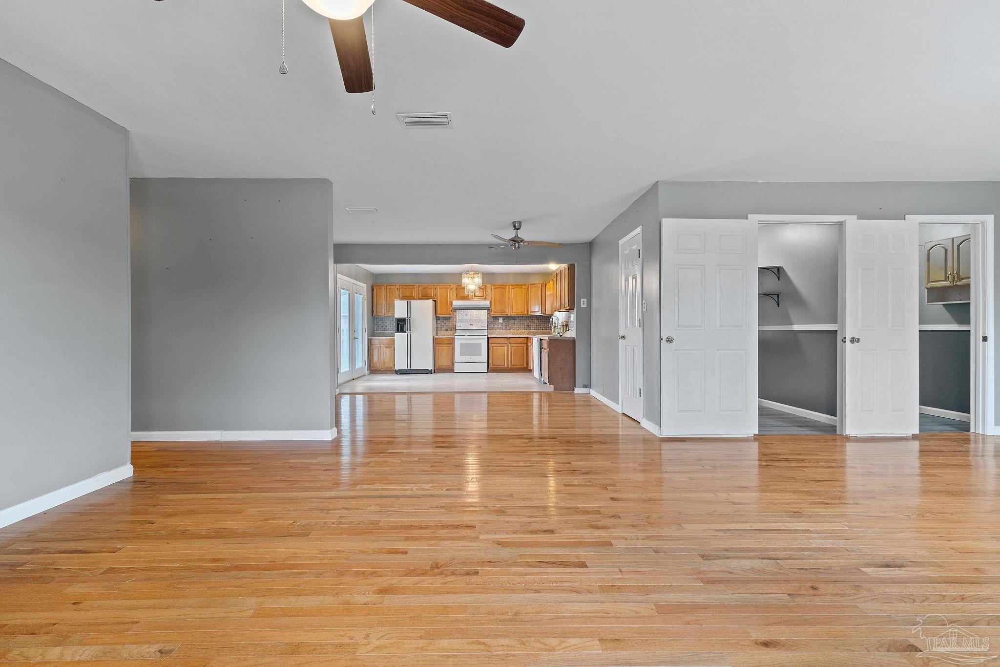 5200 Crowson Road Pensacola, FL 32526 - Photo 12 of 30