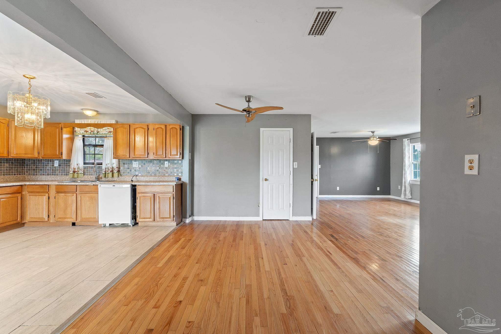 5200 Crowson Road Pensacola, FL 32526 - Photo 14 of 30