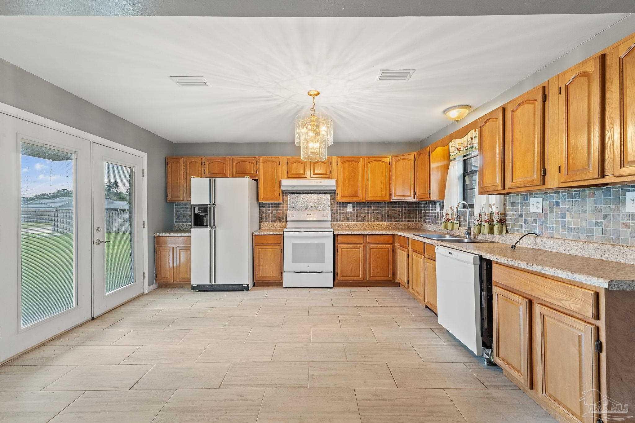 5200 Crowson Road Pensacola, FL 32526 - Photo 15 of 30