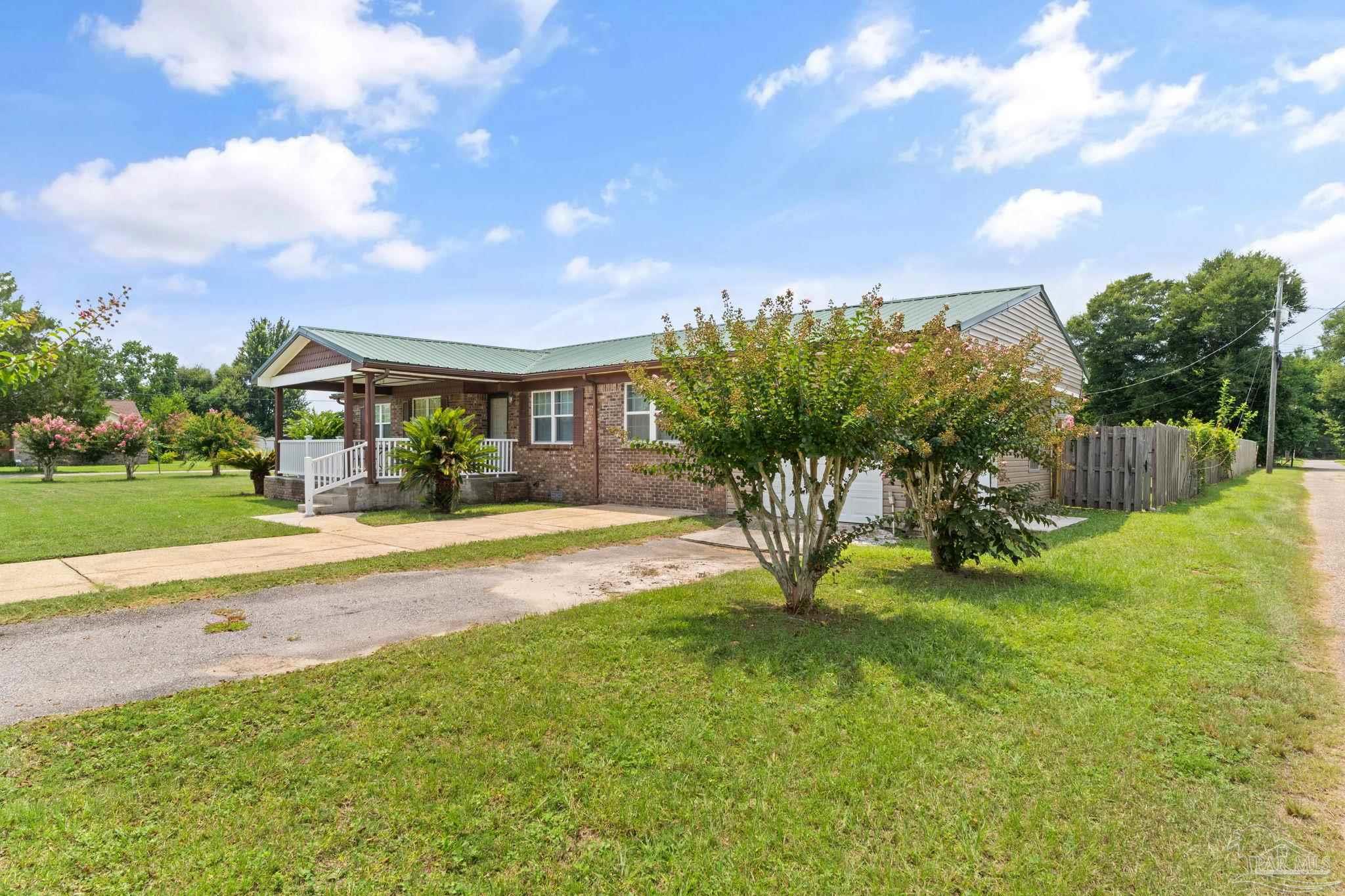 5200 Crowson Road Pensacola, FL 32526 - Photo 3 of 30