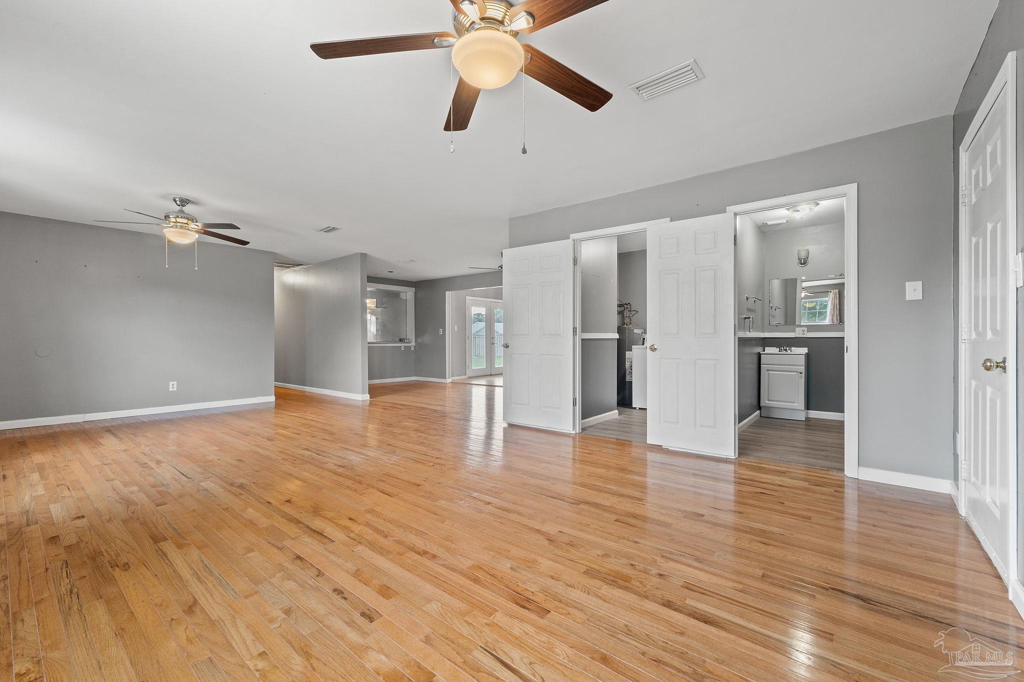 5200 Crowson Road Pensacola, FL 32526 - Photo 9 of 30