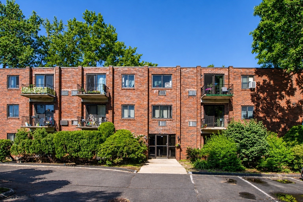 103 Newman Road, Unit 17 Malden, MA 02148 - Photo 10 of 12