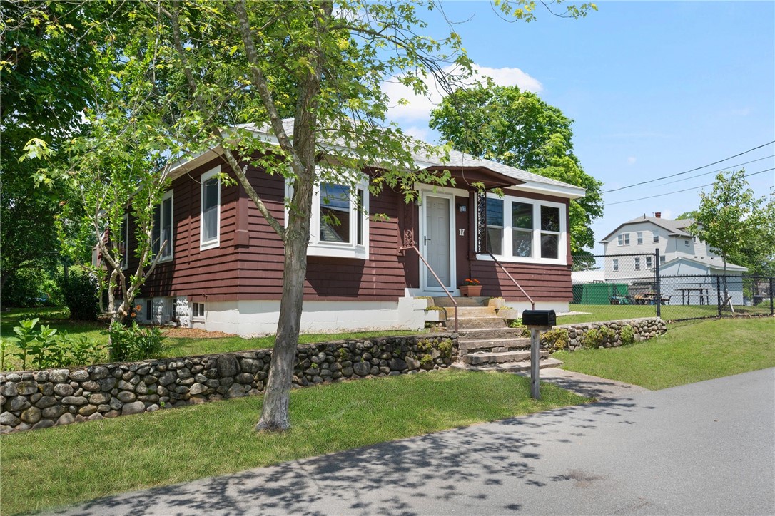 17 Spring Avenue Barrington, RI 02806 - Photo 3 of 38