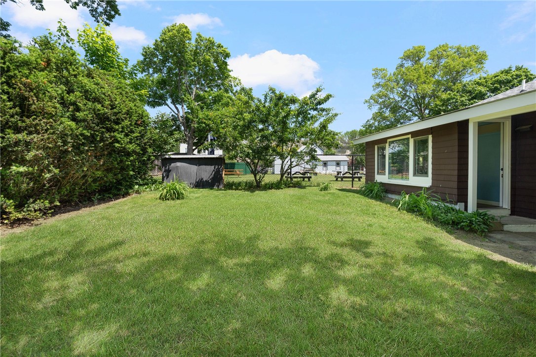 17 Spring Avenue Barrington, RI 02806 - Photo 33 of 38